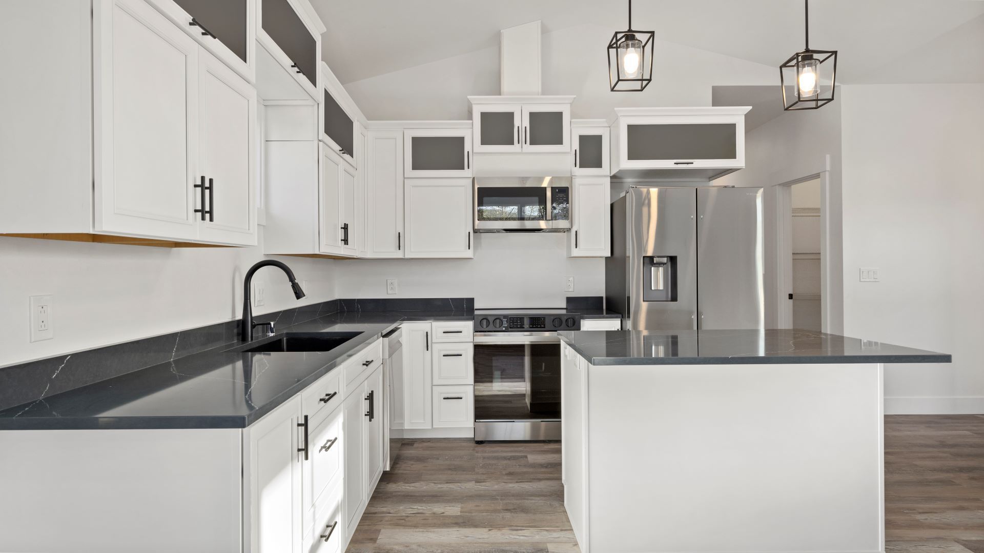 Custom home photo 18