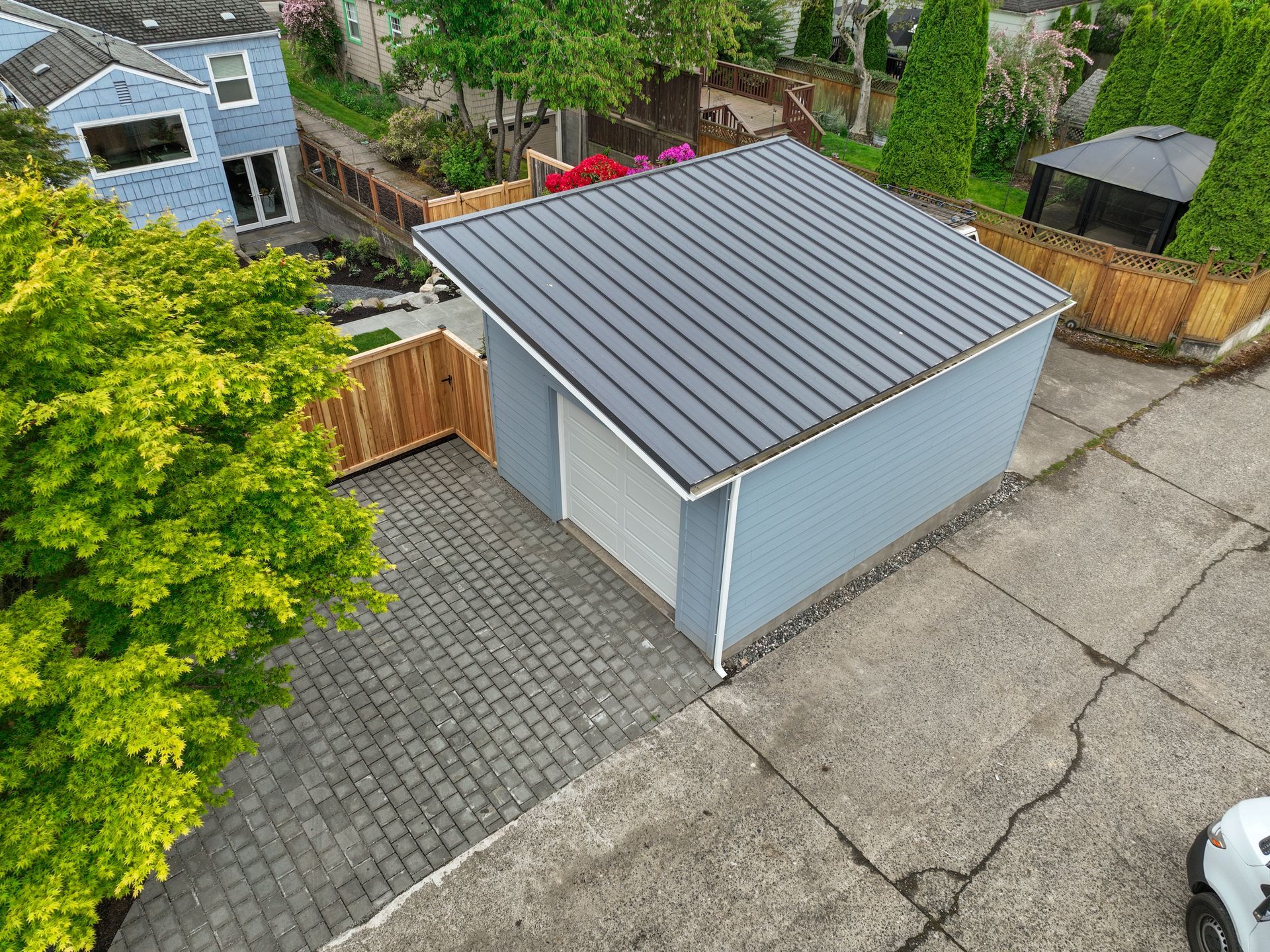 Detached Seattle garage photo 5
