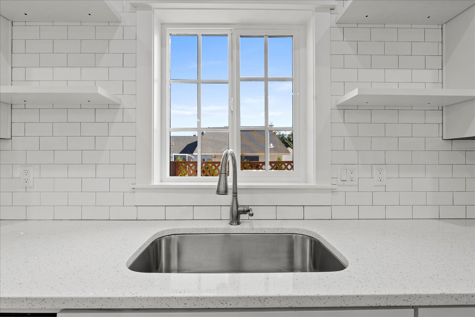 Custom small home photo 14