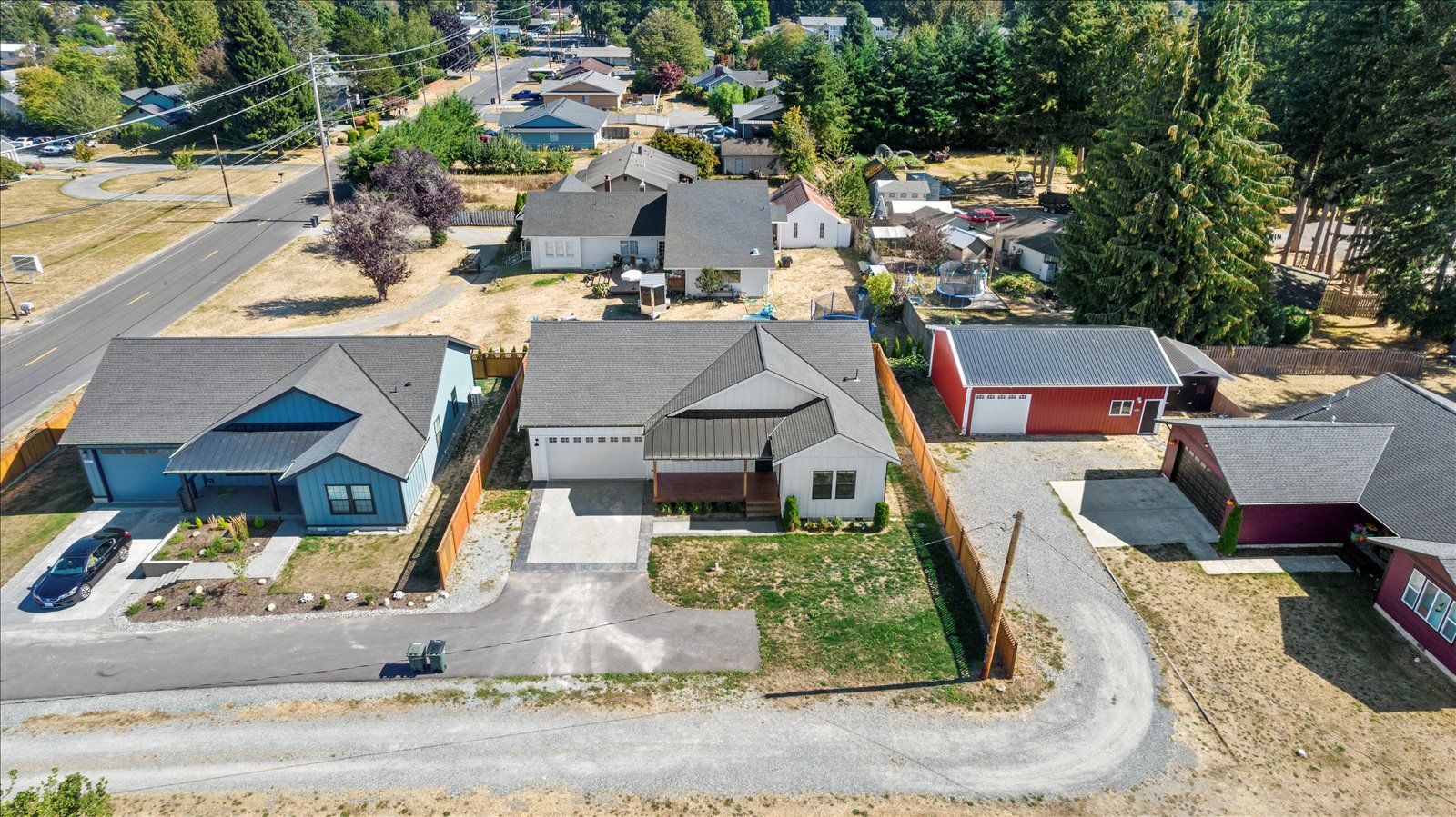 Custom small home photo 36