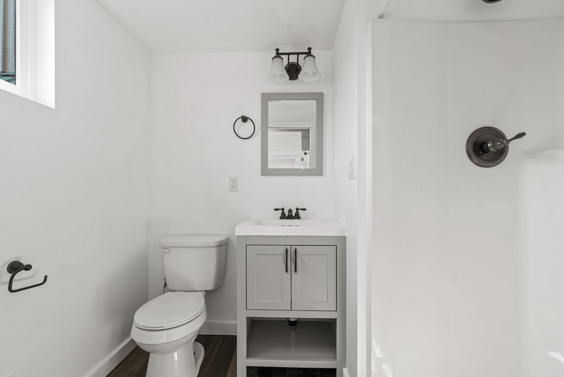 Tiny Home Bridgeview model photo 5